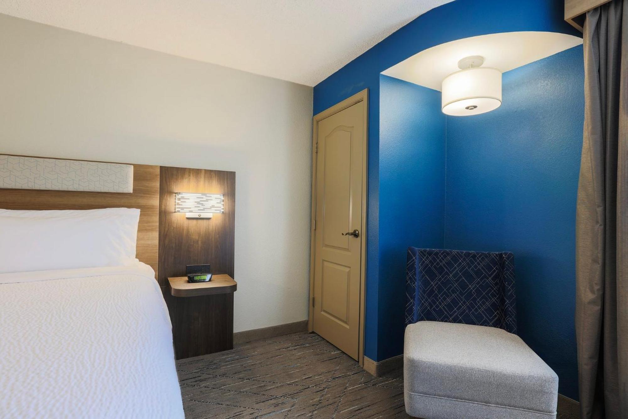 Holiday Inn Express Burlington By Ihg Extérieur photo