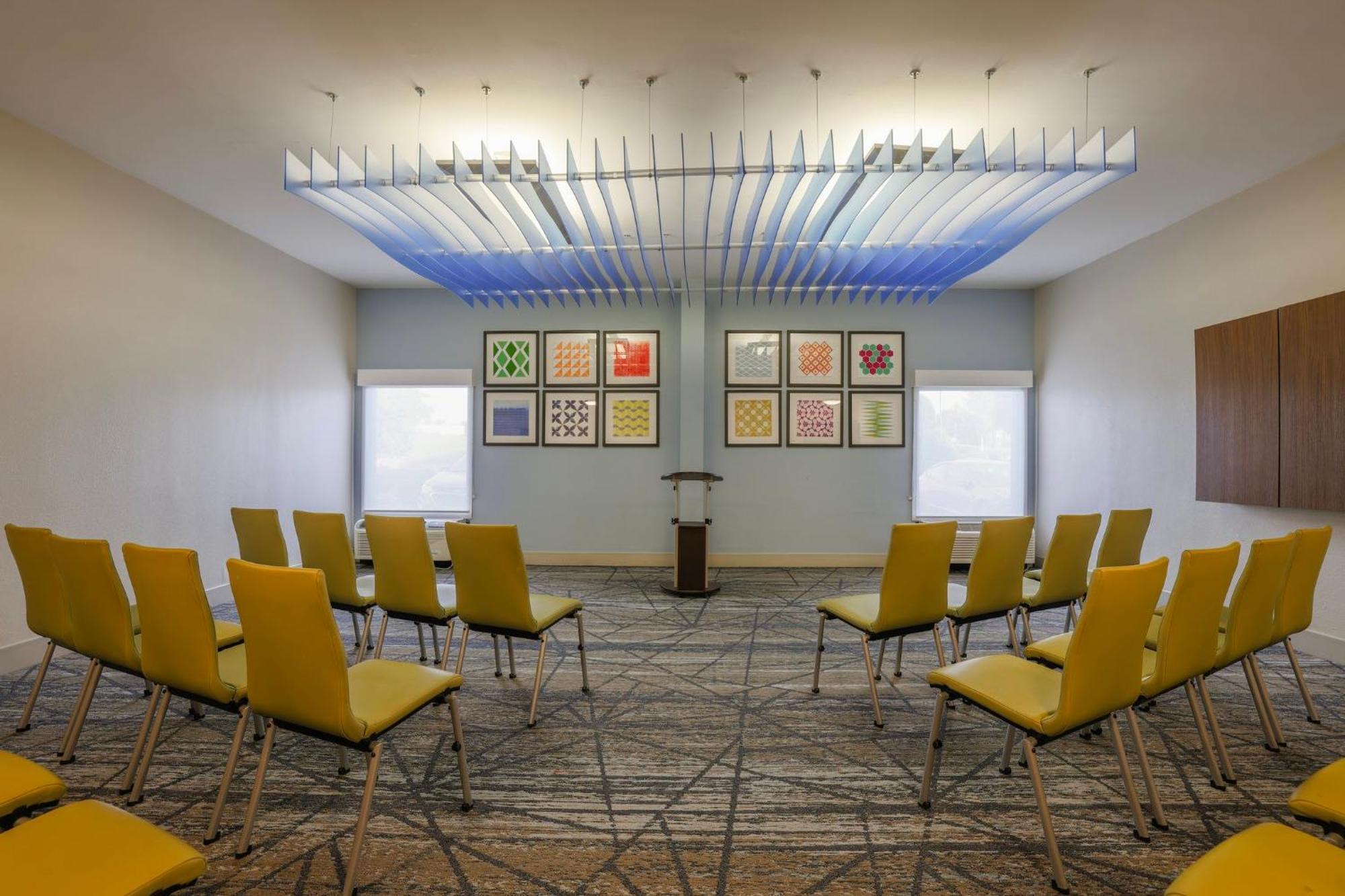 Holiday Inn Express Burlington By Ihg Extérieur photo