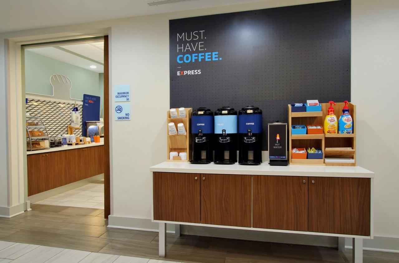 Holiday Inn Express Burlington By Ihg Extérieur photo