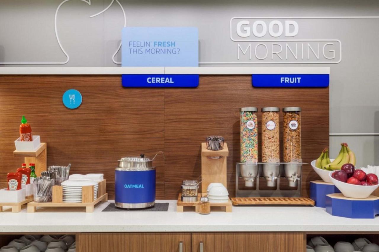 Holiday Inn Express Burlington By Ihg Extérieur photo