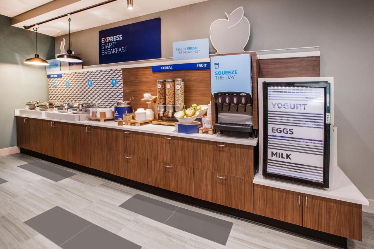 Holiday Inn Express Burlington By Ihg Extérieur photo